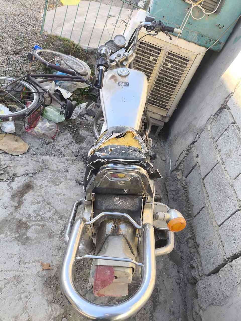 سلام عليكم درجة البيع السعر 200 وبي مجال قليل وهذا رقمي ***********
