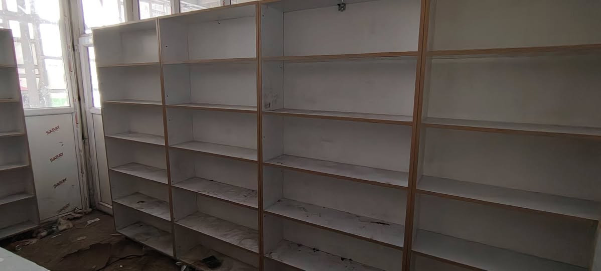 سلام عليكم
رفوف عدد 12
للبيع مكاني نجف مكتب رشيد 
للتواصل ***********
