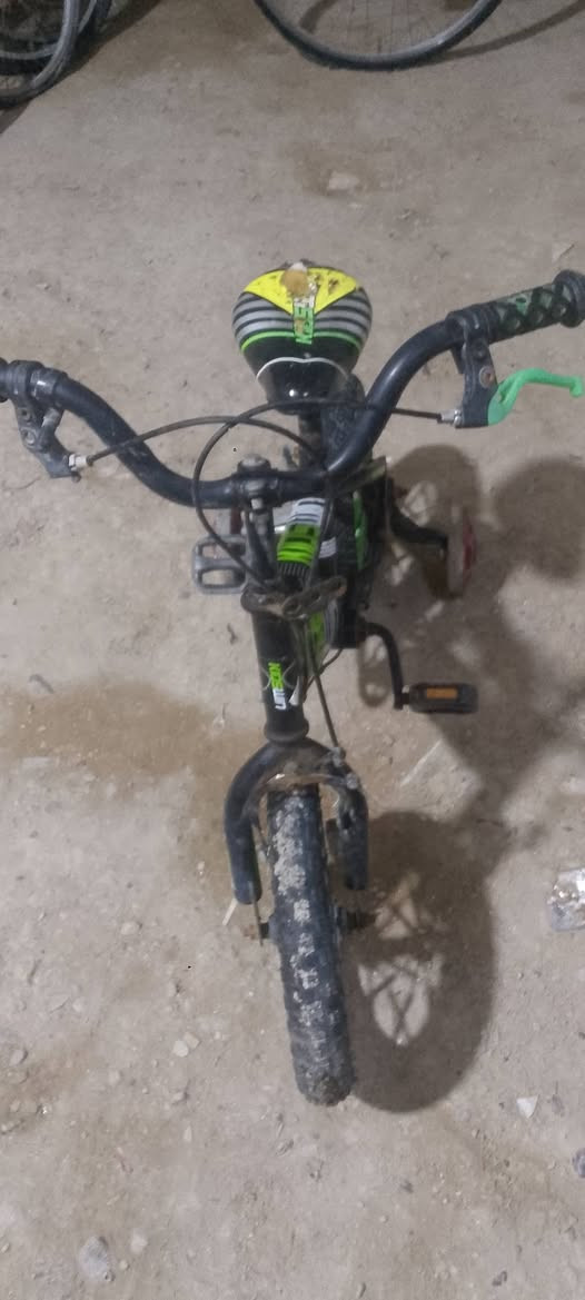 جاهز كامل نضيف
قياس 12
تاير عريض يتحمل وزن 
20الف 
مكاني بغداد شعلة چكوك


**إذا كنت صاحب هذا الإعلان وتريد حذفه لأي سبب، رجاءا أرسل رسالة إلى الدعم الفني**