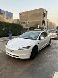 موديل ٢٠٢٥ بيرفورمانس • مدى ٦٥٠-٧٠٠ كم • ٨٠٠٠ كم