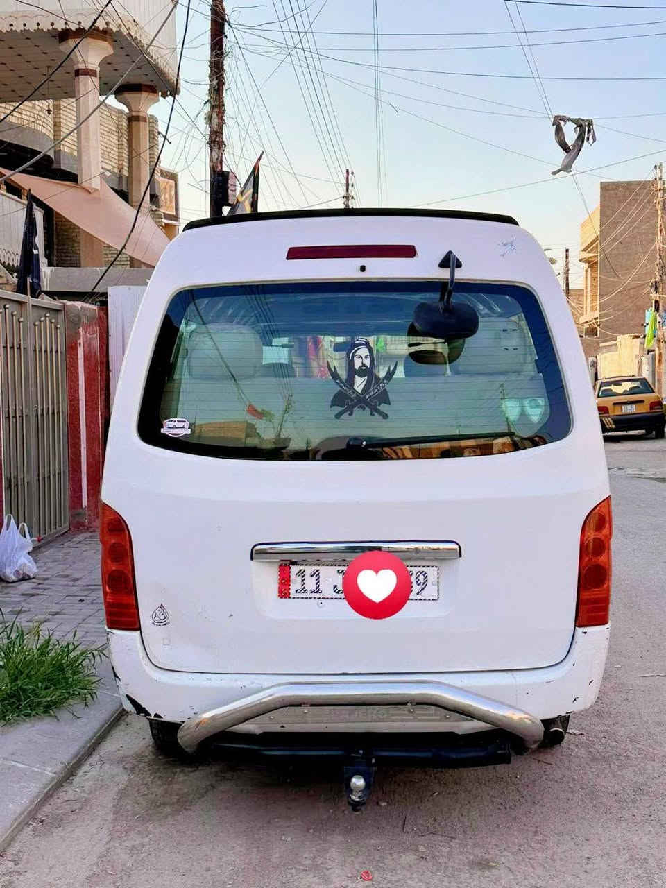 سلام عليكم H1للبيع هيه وغرامات مصفره سيارة مكفوله ***********0

