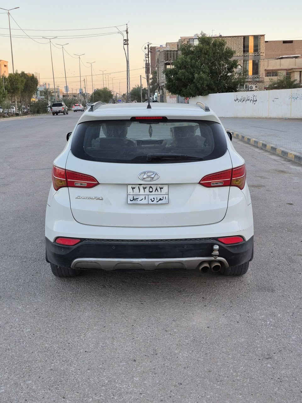 السلام عليكم…سيارة سنتافي موديل٢٠١٣ رقم  أربيل…السيارة مكفولة من الصبغ والبارد عدى كارت في الباب الخلفية..كير ومحرك مكفولات ..مكينة أربعة سلندر..السيارة فول مواصفات سويج..السيارة موجودة في النجف..سعرها ١٤٥ ورقة وبيها مجال…للأستفسار *********** .
