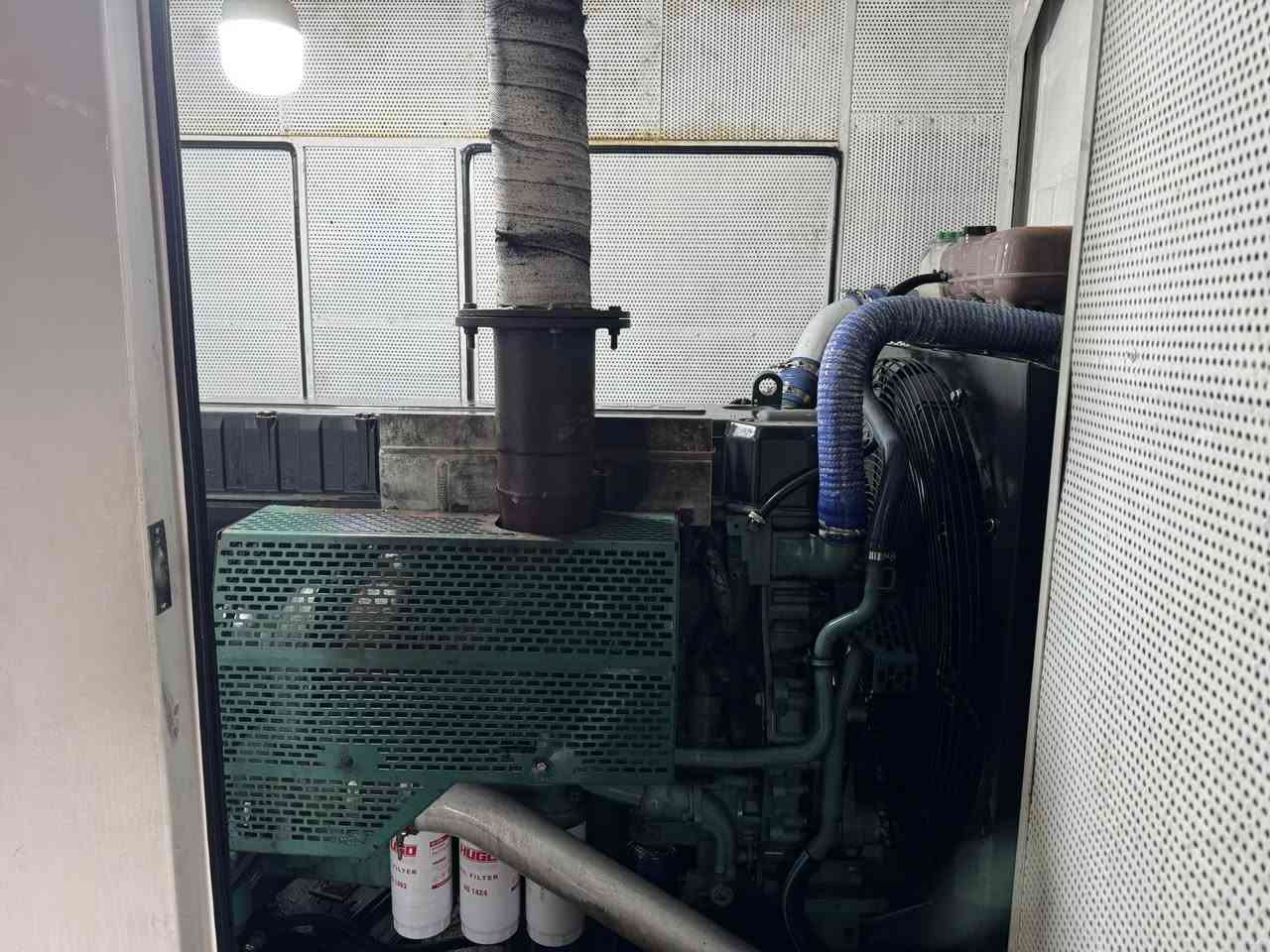 ١٢٤١ ڤاڵڤۆ
٤٠٠ کیڤی
نەکراوەتەوە 
سعر ١٤٠ ورقە و مجال
سلێمانی
***********
