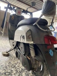 ماكس بوليس  كفرختم واحد وي لمكينه دراجه بحاله الوكاله  نضافته 100/80عن...