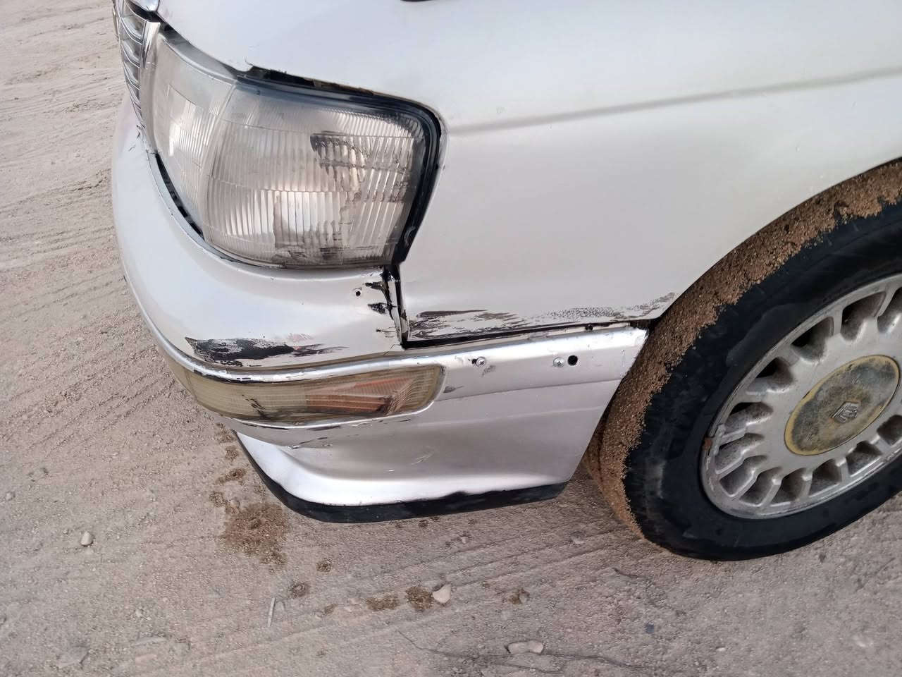 السلام عليكم سياره بطه فصل للبيع رقم بصره أ مميز مكفوله من الگص السياره نقل جثه السنويه منتهيه  راعيها موجود ويحولك موديل 93 مصبوغه عام بيها ضربه بلمدكر الخلفي ومصلحه مكينه گير تمام الحداديه الوره تعبانه كهربائيات شغاله ابيع كوم حديد مكاني بصره السعر 33وبيهامجال   ***********
