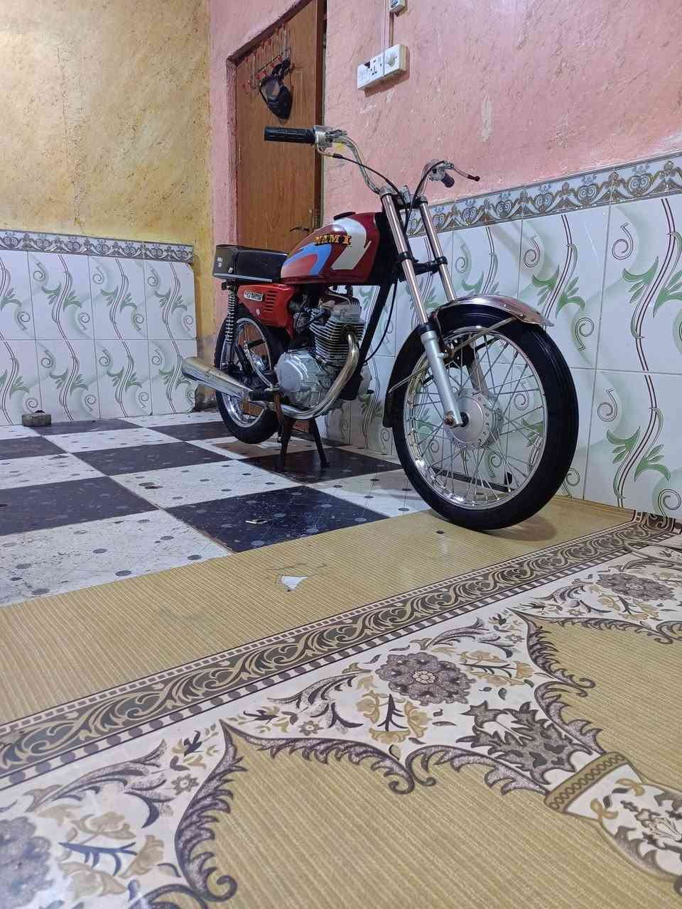 السلام عليكم دراجه للبيع مكاني بصره القبله ادوات نامه السعر 400 😘***********
