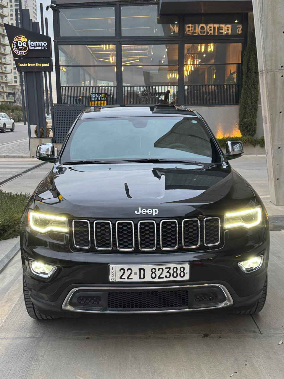 سلام عليكم جيب كراند شيروكي grand cheeokee  موديل 2018  سياره مكفوله كفاله عامه من كل نواحي سياره جديده احله من صور كلين تايتل كفاله عامه مواصفات  سیارا
رقم 📞 ***********
مواصفات سياره   limited pals
دفع رباعي 4*4
كشنات امامي كرهباي 
كشنات تتفيه تبريد 
كشن خزن ميوري وضعيات قياده
كشنات خلفي تتفيه 
ناقل حركه 8نمر 
تتفيه استيرن
شاشه كبيره +كامره خلفي دواره
كشنات جلد 

شفتات استيرن
اشاير بل مراء
مرايه شفط
ويل 20 بلادي
سكف بانوراما فتحتين بل سكف 
شاشه كبيره نفيكيشن مع Gps
لايتات زينون دواره مع استيرن
كشافات ضباب برجكتور زينون+ زراكات امامي
لايت كامل زينون مع ليد نهاري
تشغيل عن بعد 
صندوق كهرباي شفط
حساس امامي + حساس خلفي
مرايات متحسسه للضوءالعالي
بريك اوتو عند الرجوعالي خلف
نظام تشغيل اطفاء اتوماتيكي 
يعني (Auto start system)
نظام بريك اوتوماتيكي (Auto break system)
يدات نيكل 
محرك 3600
سياره ماشيه 117mil
بعد مواصفات سياره واحد علي واحد فول فول فول سياره رقم هزه سنويه كله جديد بسمي مابي دينار مصرف احله من صور اربع تايرات جديد شادلهن مكان سياره سليمانيه شراي يخابر ***********
