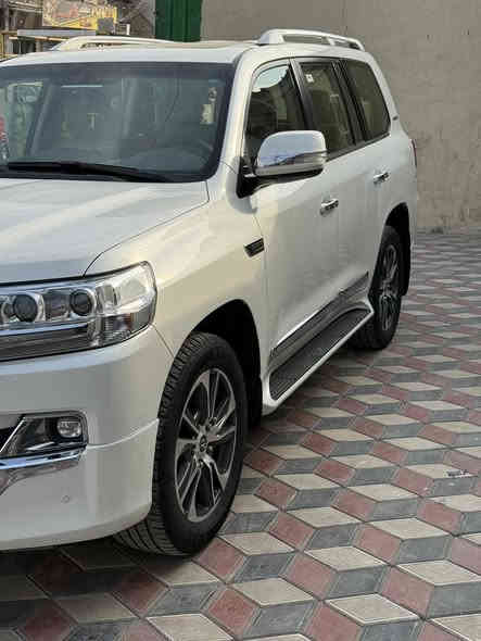 السلام عليكم 
لاند كروز 2020 ساز باب اول
كفاله عامة من الصبغ والضربه  
ما عدا ملاحظات ذاكرهن بالصور
محرك 6 سلندر 
رقم أربيل ماشيه 62 ألف
بأسمي السيارة 
فتحه 
دفع رباعي
كشنات إماميه كهربائية 
وباقي المواصفات معروفه 
تخم تاير جديد شاد الها
 السعر 535 ورقه ، 5 شداد و35 
مكان السياره بغداد الشعب
***********
