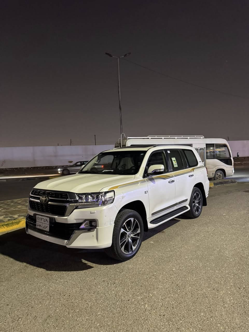 للبيع لاند كروز VXSكاز كفالة عامه فول للأخير رقم سليمانيه ماشية110محرك كاز 5700للبيع اومراوس السعر450مكاني بصرة الاستفسار على رقم ***********
