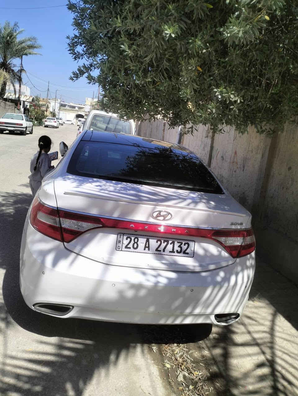 السلام عليكم
هونداي ازيرا موديل ٢٠١٥ فول مواصفات 
بصمه ابواب وتشغيل 
بانوراما طكتين 
كشنات جلد
تدفئه  كشنات
قطعتين تبريد 
تحكم كشنات منفصل بل ابواب 
برده خلفيه كهربائيه 
بردات جانبيه خلفيه 
مري شفط نظام ترحيب
مري قلاب..............
عنده تقرب اناره داخليه 
لدات خلفي 
حساس امامي خلفي 
لد مري جانبي 
حساس خلفي امامي 
يدات نيكل إشارات ترحيب جانبي 
دبل كزوو خلفي 
ويل كب 19
حدادة جديدة وتخم تاير جديد 
محرك 3300 / 6V المرغوب 
السيارة رقم نجف نكيلزي مداور ثاني يوم  ومكان السيارة النجف
وارد خليجي  جاملغ خلفي من جهة السائق مصبوغ
السعر 135 ورقة وبيها مجال
أو مراوس ب ملكه اصولي شرط رقم الماني أو نكليزي 

هذه رقم صاحب السياره اني مكلغ  بل نشر ‏‪‪0781 999 7516‬‬‏
