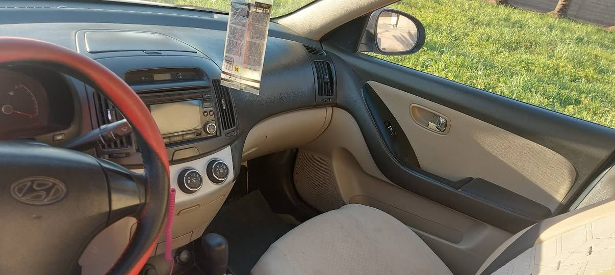 الانترا مقدس موديل ١١ خليجي 1600 كير محرك مكفولات 
الجاملق الامامي الايمن مصبوغ بدون دواخل والباب الخلفي ع كد شبر مصلح ع البارد من جهة السايق
السيارة نظيفة صدر أمامي خلفي جديد باتري جديد سنوية جديدة ل ٢٠٣١ 
بأسم أبوي السعر 125 وبيه مجال المكان بغداد تقاطع النهروان 
***********
