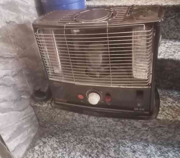 صوبه السعر ٦٠ نظيفه جدا عوزها فتيله فقط، كرسي حلاقه نظيف جدا اي ضرر مبي سعره ٥٠ مكنسات السعر الكبيره سعرها ٤٠ والصغيره ٢٥، جرابي حديد ام النفر تكمه سعرها 30  ام النفرين حديد تكمه سعرها ٤٠ المكان بغداد حي النصر قرب العبيدي للاستفسار الاتصال على الرقم *********** يوجد يوجد توصيل لليحب
