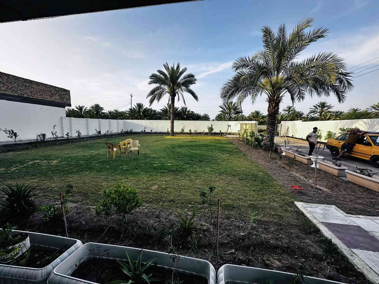 مزرعة للبيع 

عنوان الشيخ حمد ( شارع البوجميل )   

مزرعة للبيع :ملك صرف 

مساحة :دونم ونص (3.750م) مسيج بلكامل .

تحتوي المزرعة على ( بيت + مشتمل ) بناء حديث 

(البيت مساحة البناء (310م) 

يحتوي على :-

صالة

غرف نوم عدد 3 

مطبخ

هول 

هول داخلي 

صحيات عدد 2

حمام 

صحيات خارجية ( حمام + مرافق )

_

(مشتمل )

يحتوي :-

صالة 

غرفة نوم 

مطبخ 

حمام مشترك

اتصال اواتساب : *********** _ ***********.. 📞
