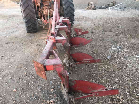 فدان رباعي عمل سلام الخيكاني في النجف ابو الطير يصير ثلاثي السعر ١٧٠٠،٠٠٠ وبي مجال للاستفسار الاتصال ***********
