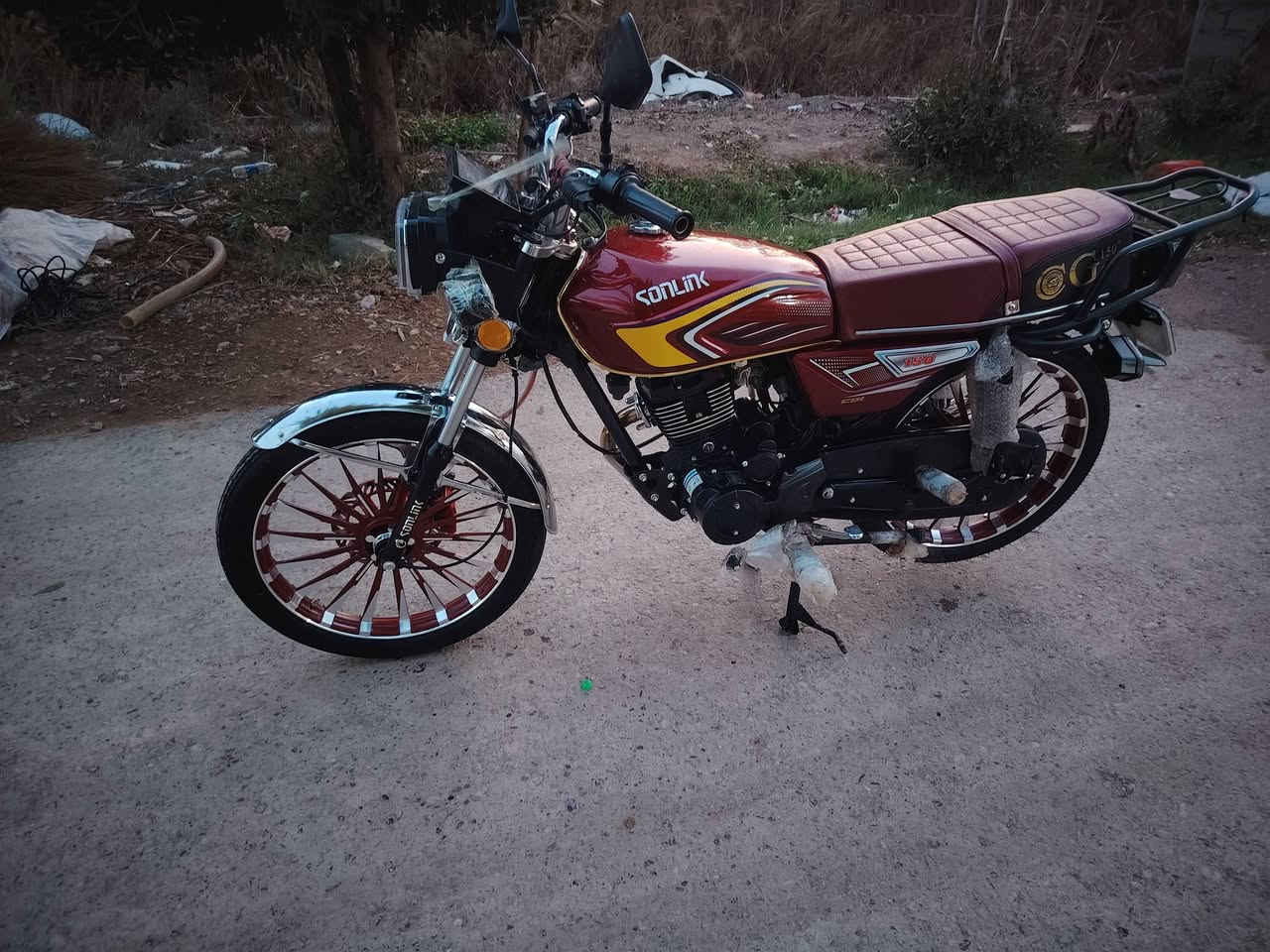 للبيع دراجة سيفان موديل ٢٥ دراجه جديدة ماشية الف بعده زيرو بصمه تشغيل عن بعد محرك مكفول كهربائيات كله فول اوراق كارتونيه ومنفيس فقط بدون كمرك مكان بغداد المدائن سلمان باك سعر ٨٧٥ وبيه مجال قليل للاستفسار *********** واتساب الموشراي لايتصل ولا يعلق لحد يكسر بحلال العالم
