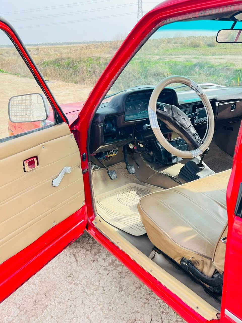 سلام عليكم بيكم 82جاهزه من كلشي رقم جديد تخم تاير صدر امامي خلفي جديد كابريته جديده جاهزه من كلشي انكر سلف واطلع السعر 42وبيها مجال العنوان ديالى ناحيه السلام الرقم ***********
