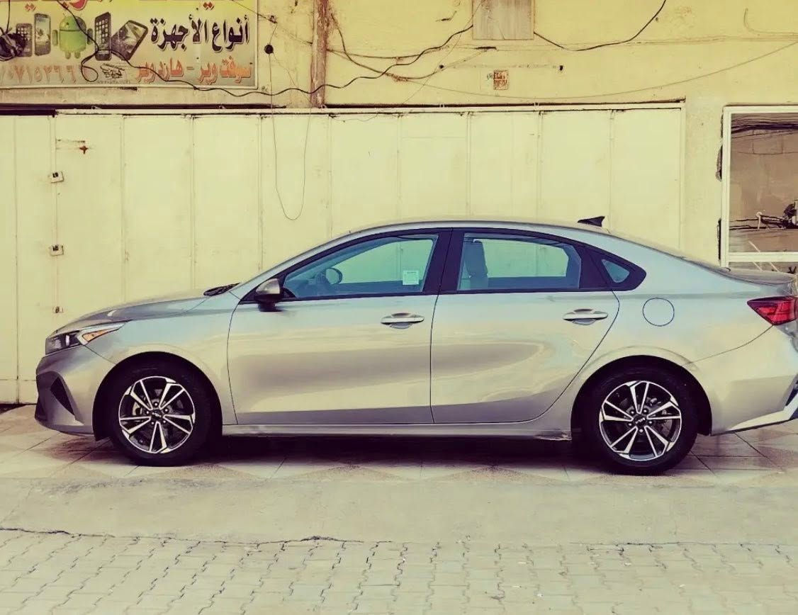 السلام عليكم سياره كيا فورتي للبيع السعر  تواصل عل رقم***********سياره وارد امريكي سياره ماشيه60000كيرcvteسياره فول عل فول كتاب معوقين تحويل عن طريق الوكاله وحادث مثل ما بين عدكم بل صوره وبل عراق دعاميه خلفيه فقط
