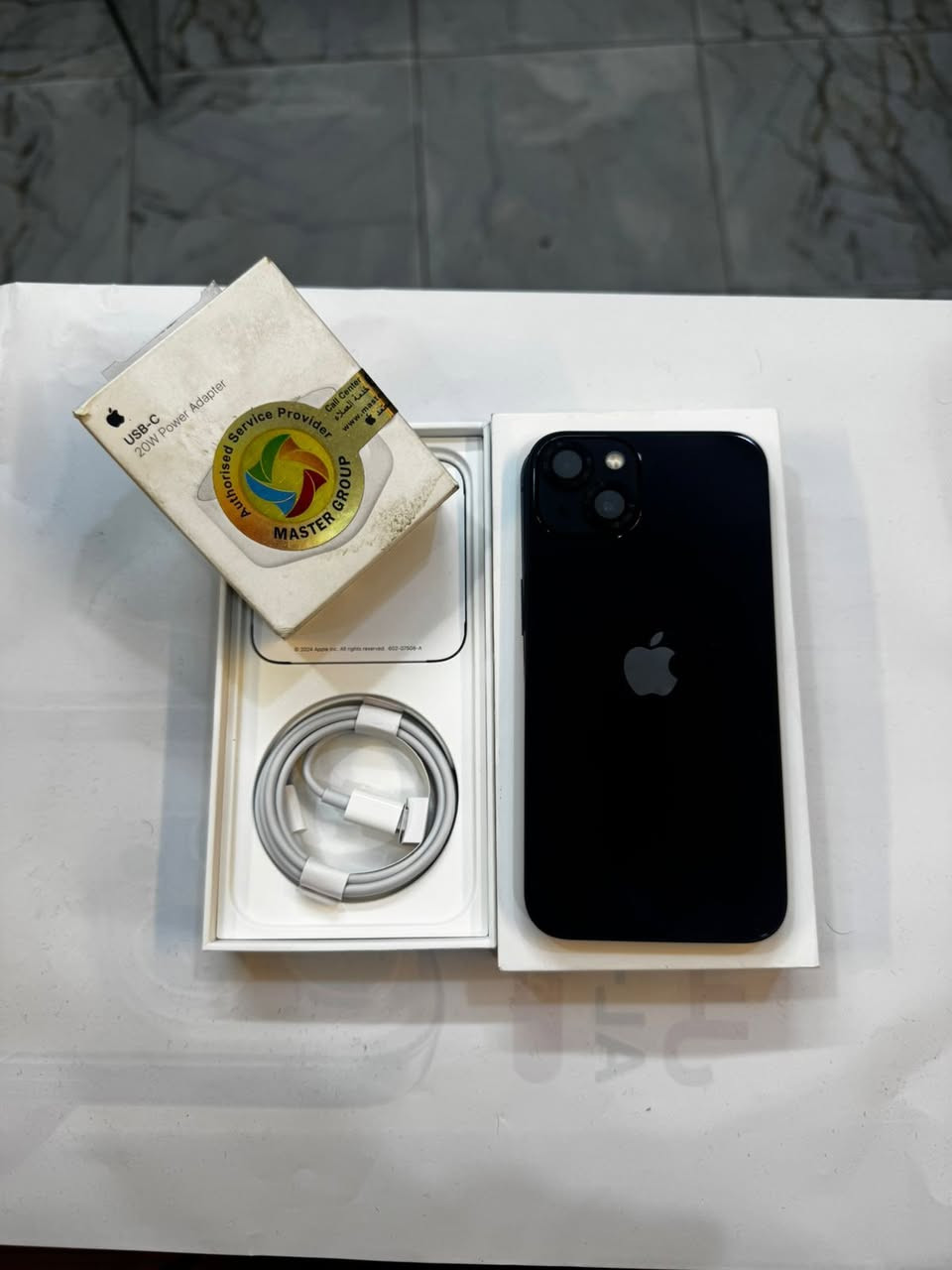 ايفون 13 كامرتين 128 ذاكرة
بطارية 100‎%‎
نضافة 100‎%‎
كامل ملحقات الاصلية شرق اوسط 
شركة ماستر
السعر مناسب 
***********
العنوان القطاع شارع السوك مجاور عوينات الكرار 
مركز الشمس
