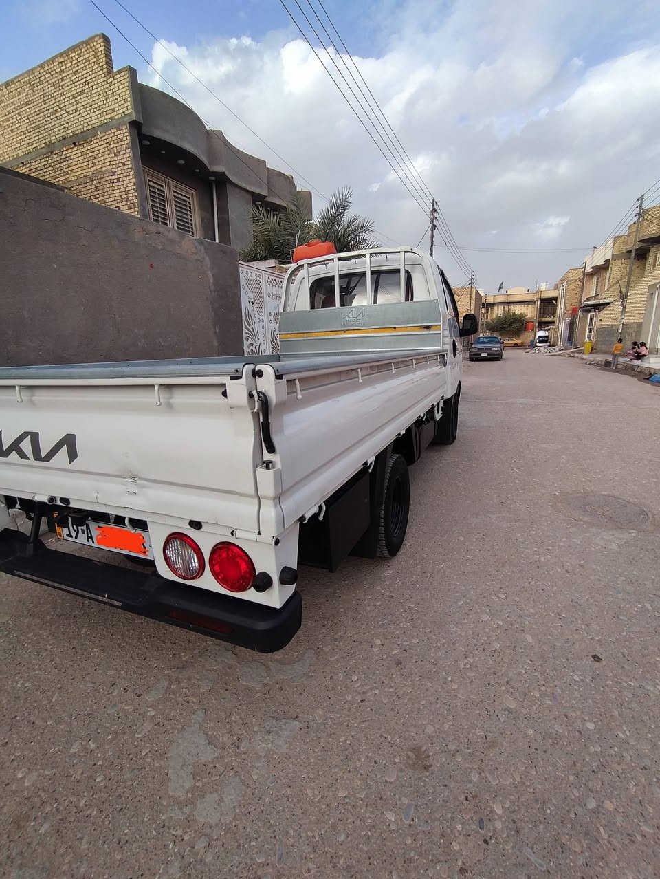 سلام عليكم كيه حمل للبيع مديل 24سياره رقمه كربلاء سياره جديده بعنه الكلمه ماشيه 26الف سنويه جديده وهزه جديده سياره جاهزه اخت الزيرو شرط التحويل العنوان ميسان ***********
