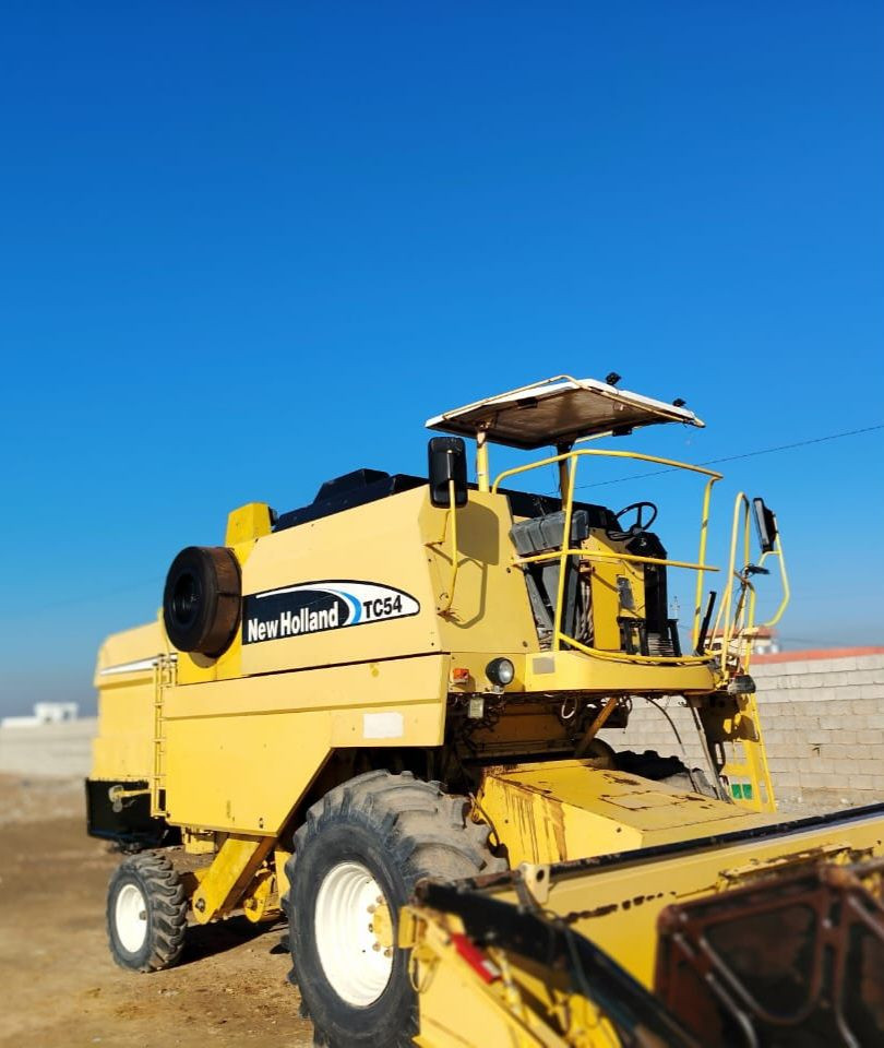 السلام وعليكم 
#حاصده نيهولند
#للبيع
#كتاب شريكه
#موديل2003
#اربعه بلم 
#تايرات اربعه جدد
#محرك نضيف/#كير #اكسل /#بالشرط 
#معمل معمر كامل
#مكفوله من/كسر ولحيم شرط
#مكان (#محافظة كركوك) 
#سعر $خاص
 #اتصل  ***********
ادمن وافق رجائن
