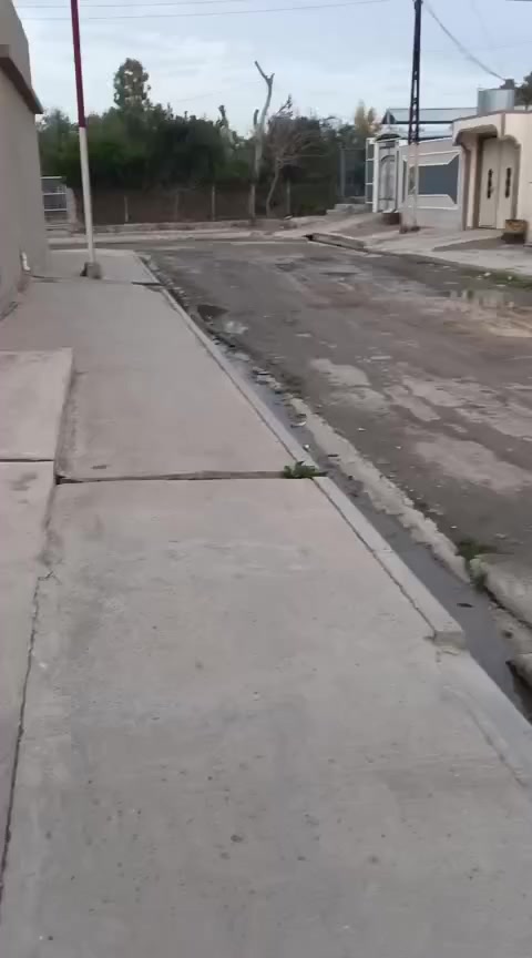 مكتب الحمزة للعقار
للبيع دار طابق واحد مساحه 250م تجاه شروق حي النور الموقع موضح ب الصوره السعر 110 مليون وبي مجال للاستفسار ع رقم المكتب أو ع واتساب 
***********
***********
