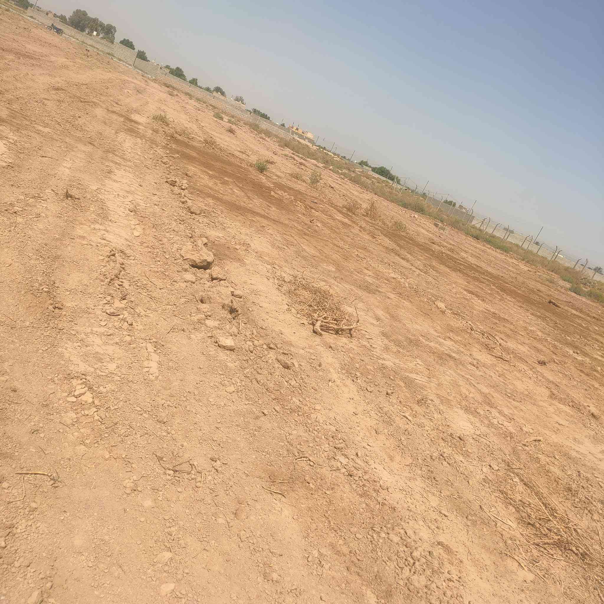 دونم للبيع قرب كاع ثامر ال عسكر با الفتاحيه شارعه مقابيل محطه عبد الحسن ملاغي والشارع الثاني على الفتاحيه مجمع تحسين يصلح قطع على باب الله ويصلح سكن الشراي يتواصل علي هذا الرقم ***********
