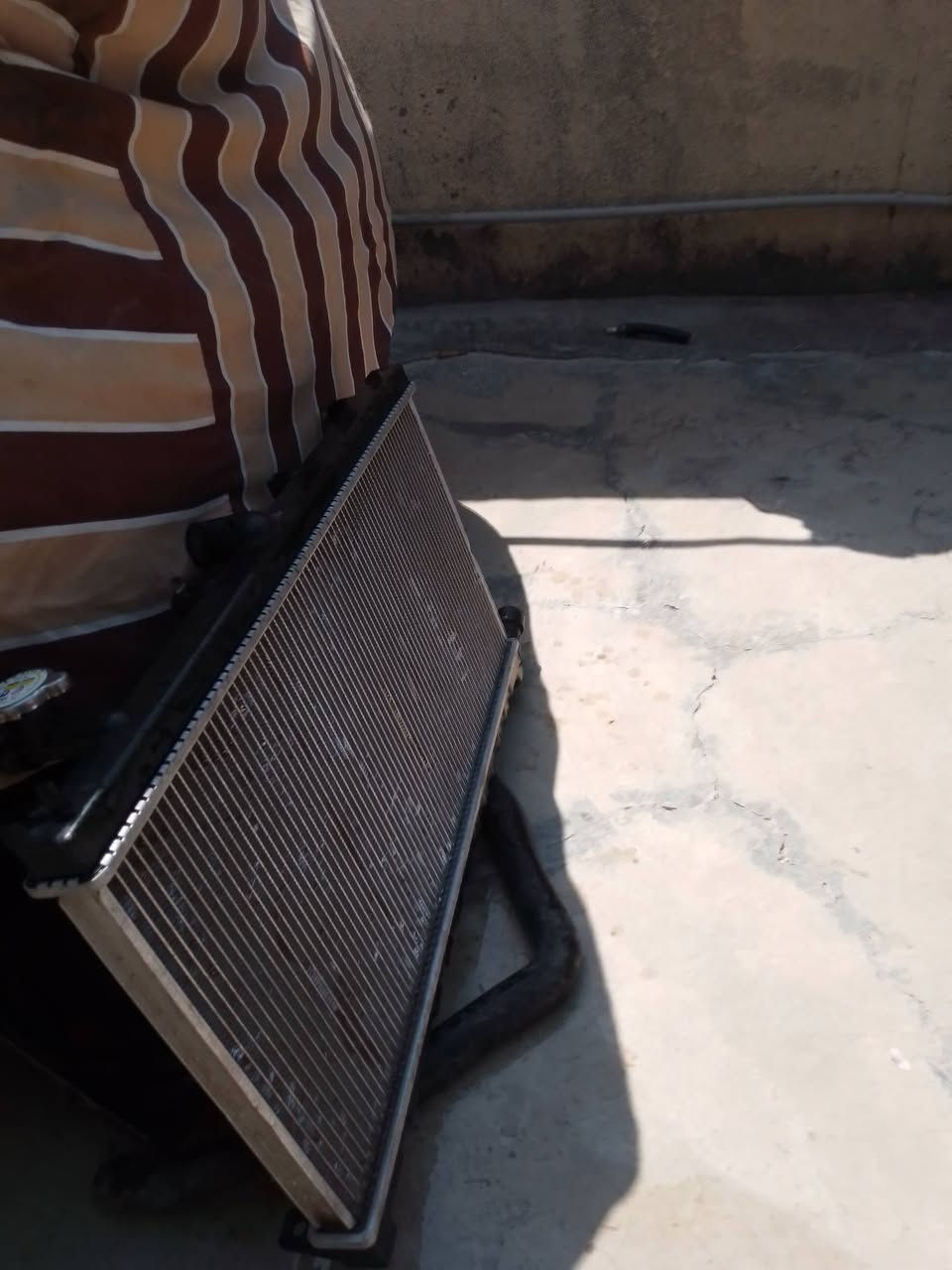 السلام عليكم راديتر مال كامري ابو جف مال كورله كامري شرط اخو الجديد نظيف جدا لا فطر ولا كسر شرط جديد مكاني السعر 75الف مكاني كركوك رقم الهاتف ***********
