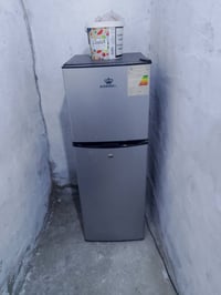 عندي ثلاجة للبيع مكاني١٢٥وبيهة مجال  بغداد بجكوك رقم مبايل ٠٧٧٠٠٢١١٩٤٥