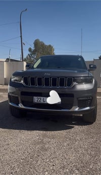 و بركاته عندي جيب كراند شيروكي ٢٠٢٢ لمتد فول مواصفات ٧ راكب   السياره ...