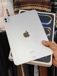 حجم 11 ذاكرة 256 بطارية 100 نظافة 100‎%‎   السعر مليون وبي مجال قليل 0...