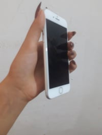 ايفون ٨ • بطارية ٨٤ • شاشة مكسورة