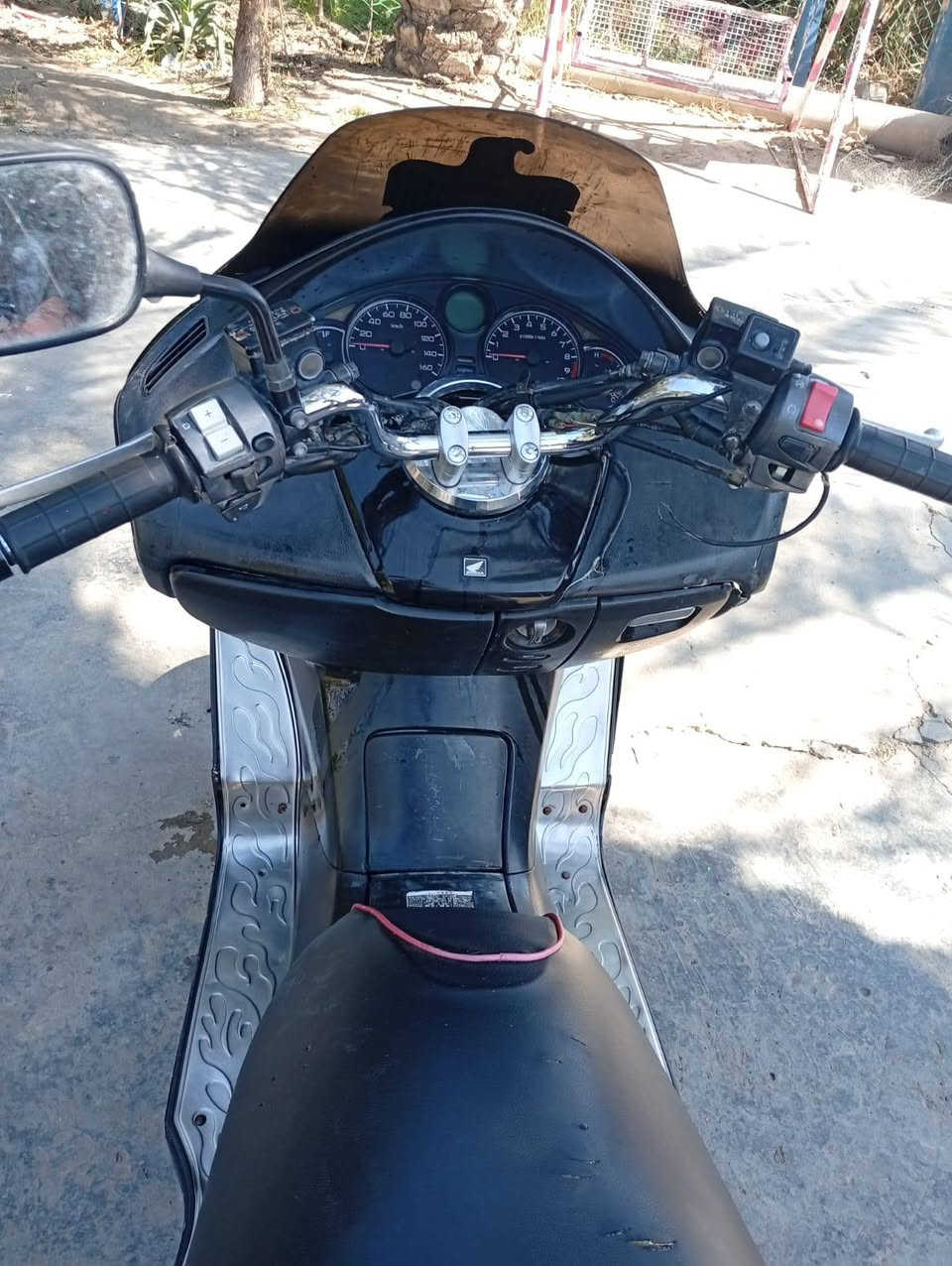 السلام عليكم فورزه 08 للبيع بيهه عطل بل جويتر يخربط تشتغل وتكطع نار موديل 2017اوراق كاملع شرط المكينه ما مفتوحه للبيع او مراوس مكان بابل الهاشميه ملاحضه الكفر مكسور اثر تخريب *********** السعر 500وبيهه مجال حك الجيه
