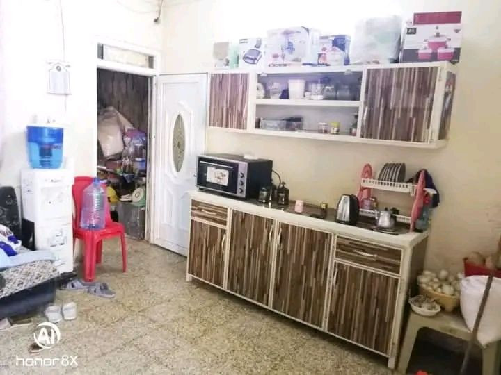 بيت للبيع الجانب الايمن حي الصحة
المساحة 210 م
الواجهة 10
سند طابو
طابقين
الطابق الاول

غرفتين +هول داخلي +مطبخ +استقبال +صحيات

الطابق الثاني
غرفتين +هول داخلي+مخزن +صحيات 

لمعرفة السعر مراسله الصفحه خاص


**إذا كنت صاحب هذا الإعلان وتريد حذفه لأي سبب، رجاءا أرسل رسالة إلى الدعم الفني**