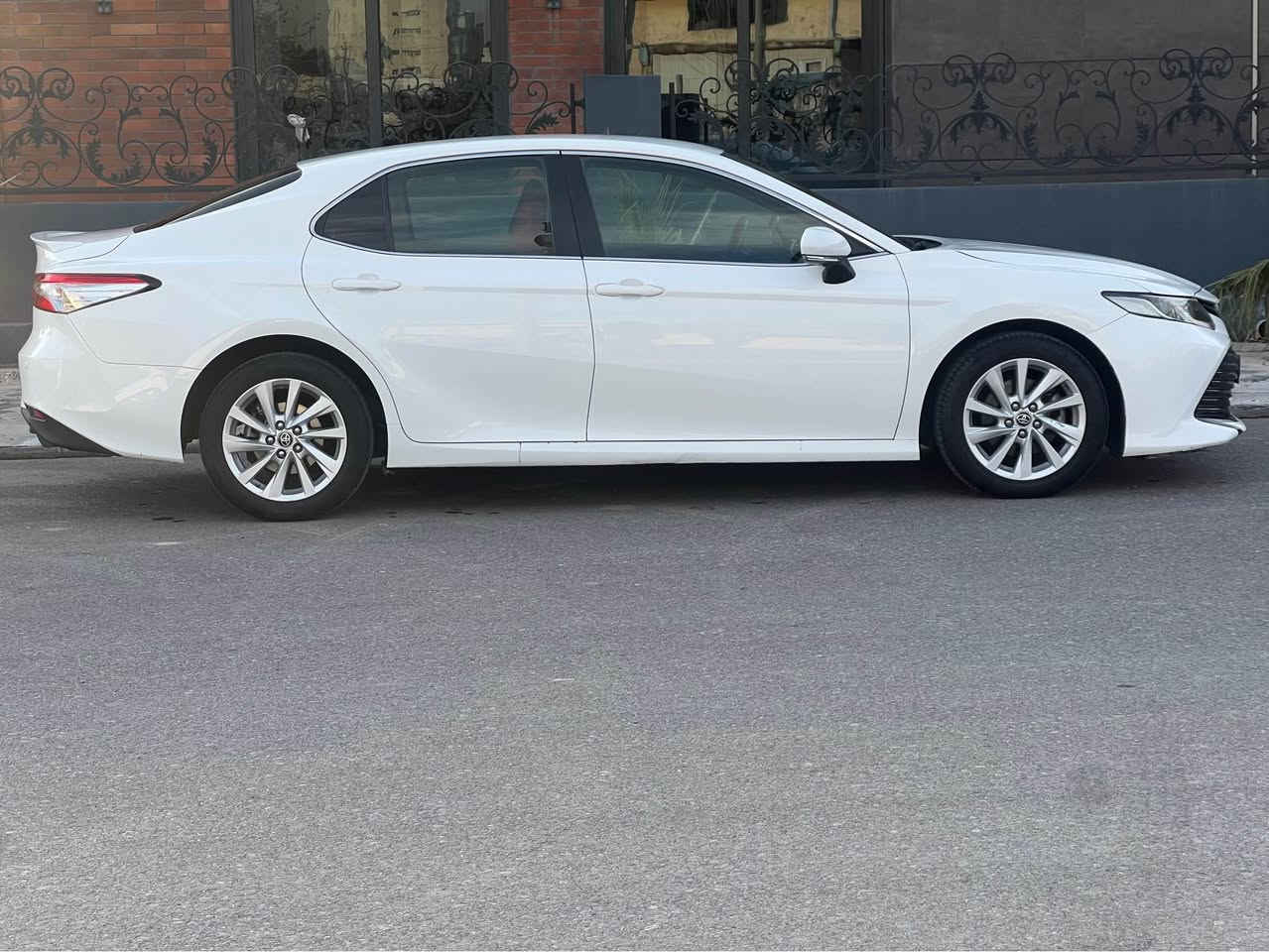 کامری خەلیجی
مۆدیل:- ٢٠٢٠
مواسەفات :- LE
ناوسور، شاشە گەورە ، ئۆتۆ هۆڵد برێک بەسمە ، 
حەساس سێ مۆد ، ئیکۆ ، نۆرماڵ، سپۆرت دوو سوچی خۆی ،لەگەڵە تەبرید مەرکەزیە،.                              سەیارەکە نمونەیە لە جوانی  سەیارەکە بێ بۆیاغە 
تەنیا دوو جێی گچکە پیدی ئارە 
١٠٠ هەزار کیلۆ مەتر رۆیشتوە 
سەعر :-٢٠٠ $
مۆبایل : *********** أربيل, العراق
