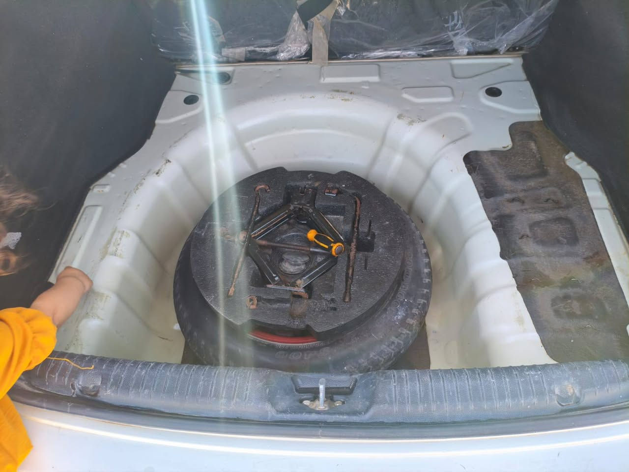 فورتي 2016 وارد امريكي 
تبديل بنيد وجامل الخلفي والباب بيهن صبغ شويه حدادية جديدة 
تبريد ثلج 
مكينه دوش  2000 تحكم ستيرن جهتين وتحكم مري
مانع انزلاق مثبت سرعه السيارة  رقم انكليزي ذي قار 
السعر 112 و بيها مجال  العنوان الناصريه المركز*********** رقم بي واتساب
