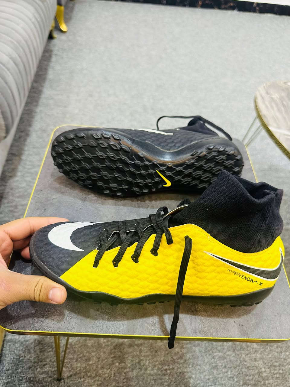 نايك هايبر فينيوم نضافه 100‎%‎ قياس 42 ونص تفحص القطعه امام المندوب اي خلل ترجع يوجد توصيل لجميع محافضات العراق 5 الاف دينار وتساب ***********
