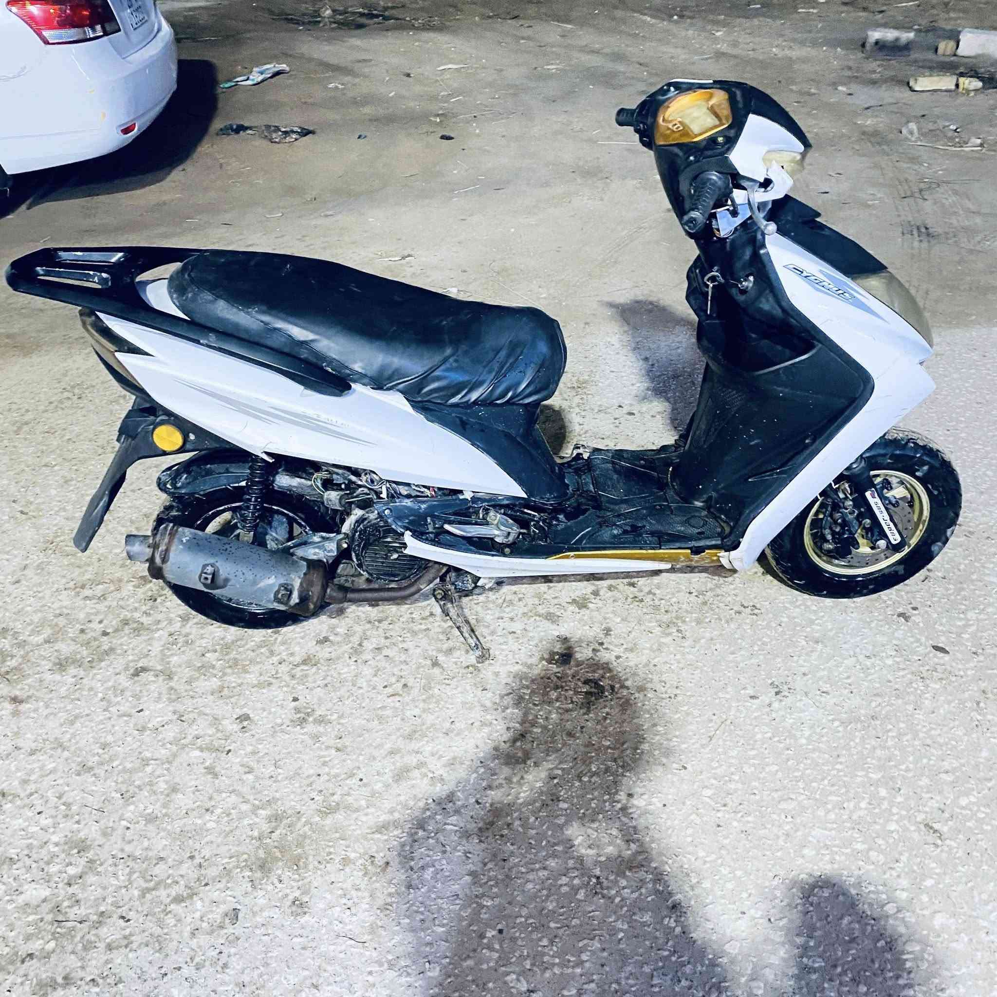 السلام عليكم دراجه سكنس لد صيني مجفته مره وحده نضيفه يحتاجله بس كفرات و لجوزه مكسوره
السعر350

العنوان:كربلاء حوالي ابو مهدي المهندس

الرقم:*********** موجود واتساب
