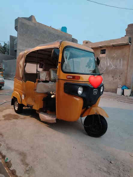 سلام وعليكم شباب تكتك لبيع مديل 2021 رقم
وسنويه
تكتك كفاله
تكتك نضافه فول

كهربايات كله شغاله
لوي جديد
توير سفريات جديد
 سعر 6 و 800
رقم الهاتف ***********
