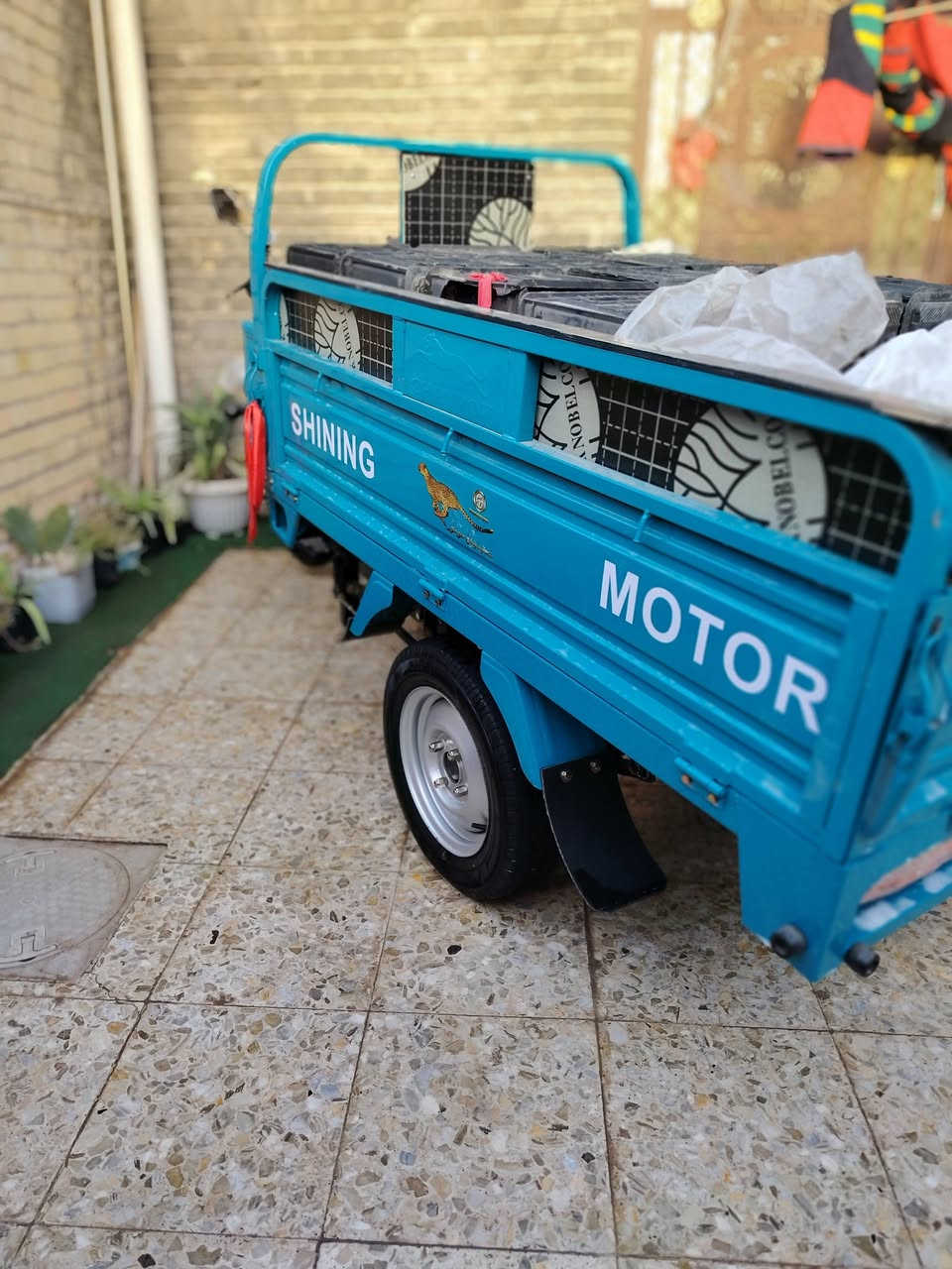 السلام عليكم عندي ستوتات اثنين زيروات مكفولات كفاله عامه اوراق بدون كمرك السعر  اثنيناتهن 5500 مكان بغداد المشتل ***********
