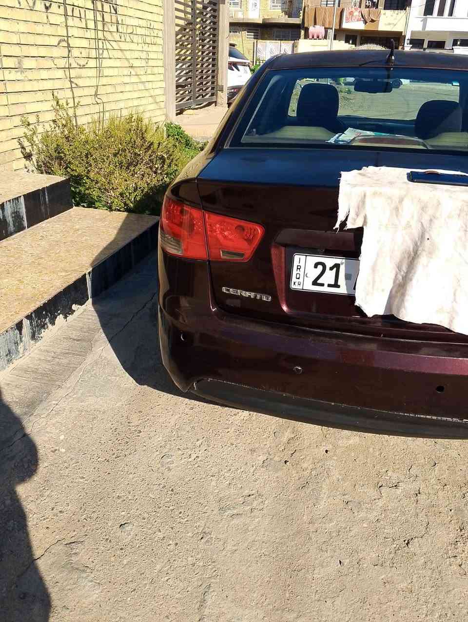 السلام عليكم
سيراتو للبيع موديل 2011
السياره خليجيه 
رقم سليمانيه جديد
السنوية بأسمي نافذه 
تبريد خير من الله 
صدر جديد زوج تايرات امامي جديد
القماره جارده بس يرادلها صبغ 
السياره بيها قطعتين صبغ 
تريد سونار ماكو مشكله
وشخوط بالباب خفيفات ميبينن
والباقي كفاله السعر ٩٣ وبيها مجال 
المكان بغداد سلمان باك المدائن
***********للأستفسار
