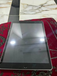 ايباد ٩ • ٦٤ • شاشة وحساس