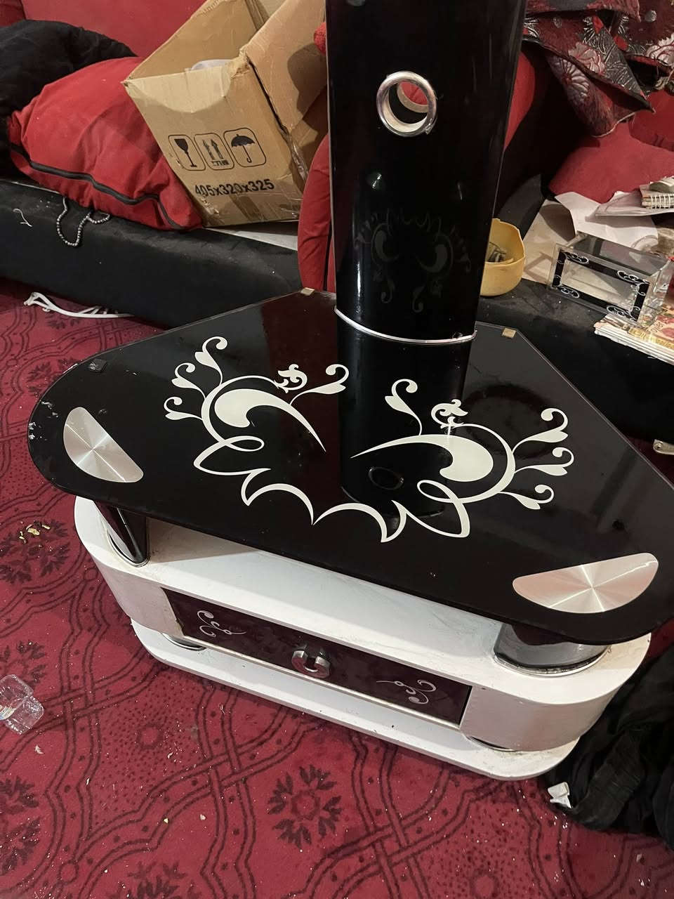 غراض مستعمل قديمة ، خلي سعرك واخذ ،
الاجهزه كلها شغاله علفحص 
مكاني كاظمية 
***********
