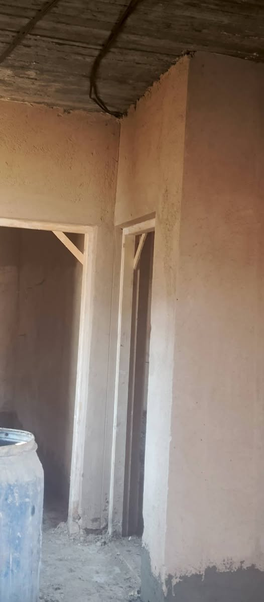 السلام عليكم ورحمة الله وبركاته..  الخلفه ابو محمد الخالدي 
لبخ سمنت جص بورك كاشي سيراميك بناء طابوك بلوك ترميم تفليش تطبيك مقرنص ارضيات لبخ وجهات صبغ كافة العمل سرعه ونضافه درجة اولى الاسعار المناسبه #حالين_فارغ_حالين_فارغ اتصل وخادم ***********

