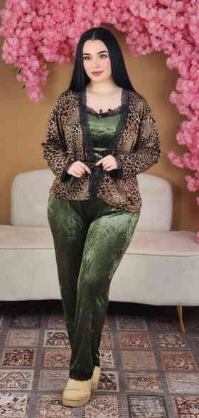 قناة تلغرام👈👈 https://t.me/vfdjb
#جديدنا_موديلات_مختلفة  _جملة_فقط
تراكسود طخم ٤ قطع جاكيت نمري
نسائي. شتوي. قديفة. مخمل
L. XL. XXl
4 لون بالدرزن
#سعر الدرزن 115 الف
واتساب👈***********
