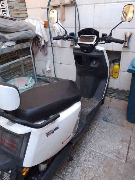 دراجه شحن جديده محرك 1200 60 فولت 5 بطاريات سعر مناسب الدراجة زيرو تريد تأخذها تشدها تريد إحنا نشدها بعد الاتفاق السعر 950 ألف دينار 
بغداد المنصور 
*********** بغداد
