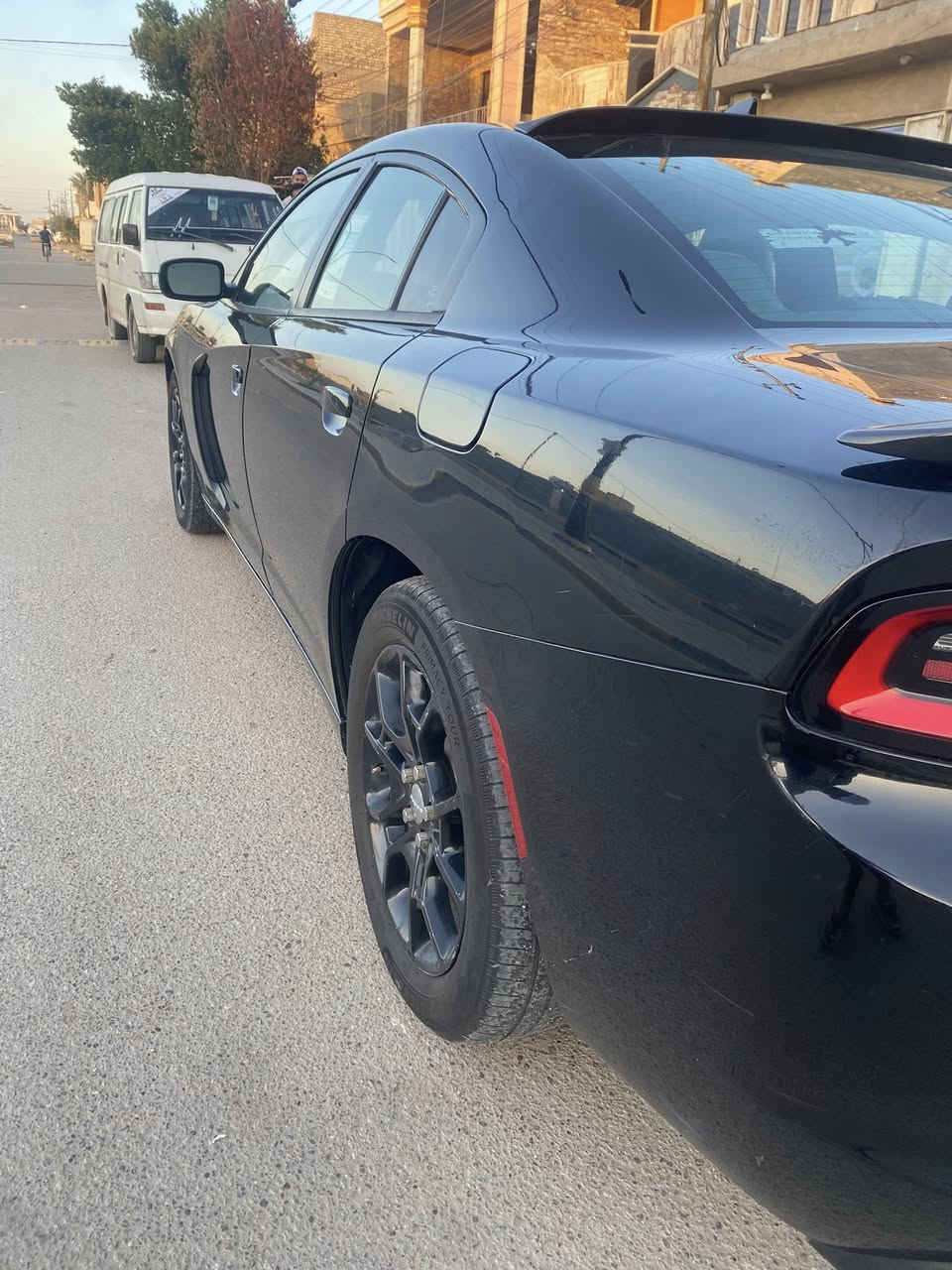 سلام عليكم جارجر ٢٠١٦ sxt فول مواصفات عده الفتحه سياره جاهزه اي نقص مابيها  صدر امامي خلفي جديد مداور ثاني يوم السعر ١٦٠ هـ ***********
