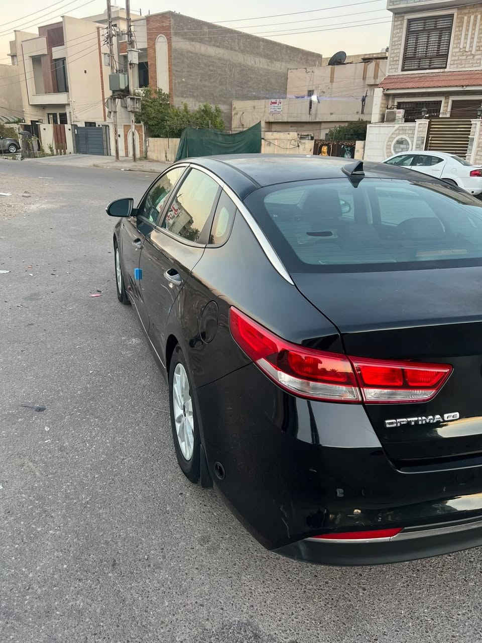 كيا اوبتما وارد امريكي 2017 للبيع
السيارات احدثها جاملغ جهه السائق والباب تبديل والباب الخلفي مصبوغ كلير السيارة بيها جلح بالقماره والبنيد والصندوق يعني يرادلها بولش وشويه ترتيب لعدم التفرغ.   .... السياره شادلها منظومه غاز يعني غاز وبانزين يعني تفيد الناس العلى باب الله ... صور الحادث عندي والسونار عندي اليحب يتواصل هذا رقمي *********** سعر السياره 10800$
