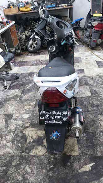 دراجه ماكس ثعلب البيع دراجه بيها غراض بلاديه تزويد مثل صالنصه بوري عدل +صدر رياضي+ دبلات خلفي +زوج اوياله رياضي بلادي +اكلاجات+قطرت دهن+قطرت اكسن+براغي رياضية بلاديه دراجه نضيفه كهرباياتها كلهة شغاله السعر ٨٠٠ عنواني بغداد الكريعات رقم ***********
