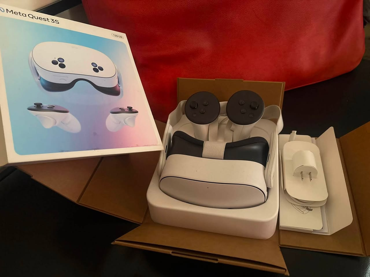السلام عليكم meta quest 3s نسخة128g نظيفة جدا بحالة الجديد واستعمال قليل السعر 475 وبيها مجال التواصل خاص او على الرقم ***********
