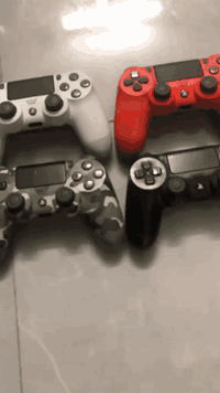 السلام عليكم بلي 4سلم اولاين  1تيرا نضيف مستعمل قليل ويا اقراص 2جوستكات 4وكل الكيبلات موجود هاذا رقم الوتساب ***********
